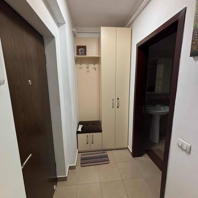 Alquiler de un cómodo apartamento de 1 habitación con cocina independiente y balcón, Chiajna, Bucarest, Rumanía